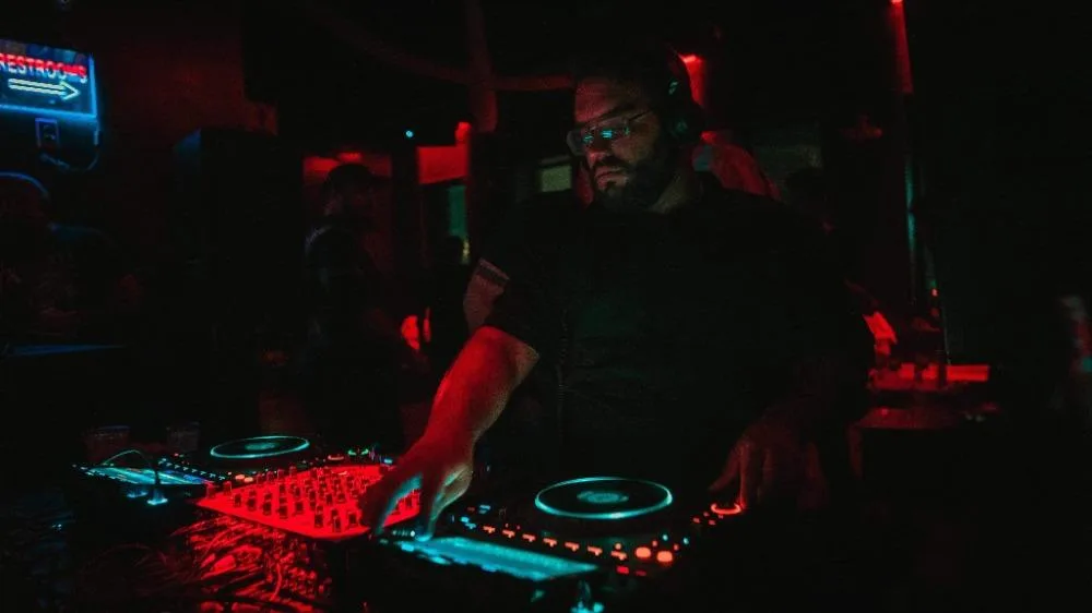 DJが「曲をかけるだけ」じゃない理由。アトランタの地下シーンを支える男のこだわり