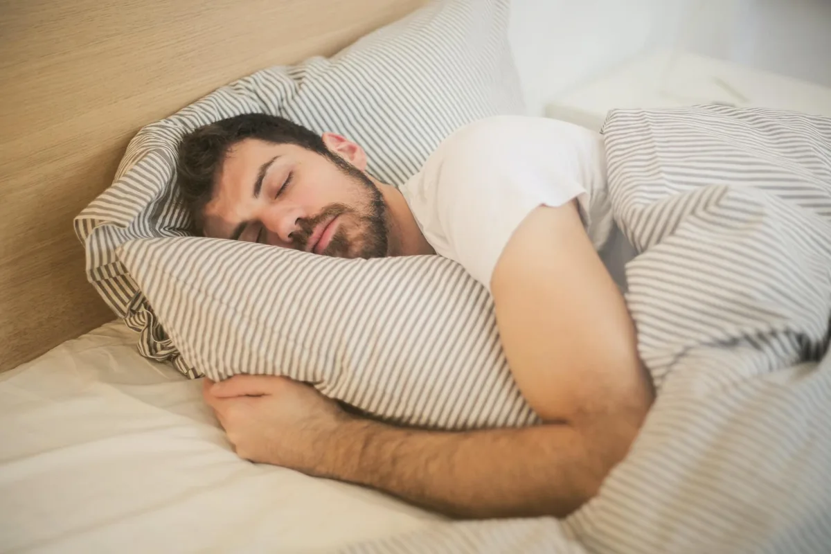 たった鉛筆の先ほどの脳領域が、あなたの睡眠の質を決めていた